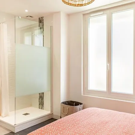 Holiday home Maison Tourangelle Chic & Cosy Avec Cour Tours