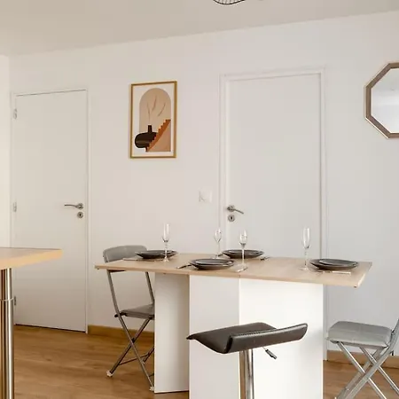 Дом отдыха Maison Tourangelle Chic & Cosy Avec Cour *