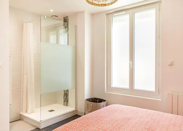 Dom wakacyjny Maison Tourangelle Chic & Cosy Avec Cour Tours