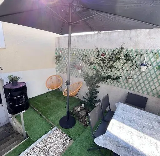 Maison Tourangelle Chic & Cosy Avec Cour Дом отдыха *